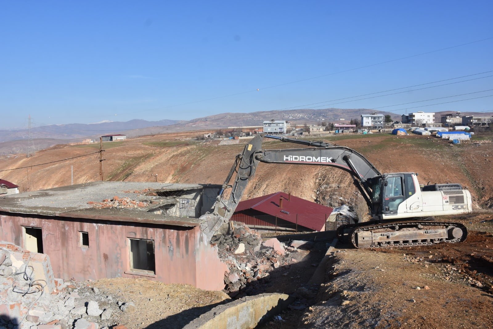 Siirt’te Metruk Binalar Yıkılıyor