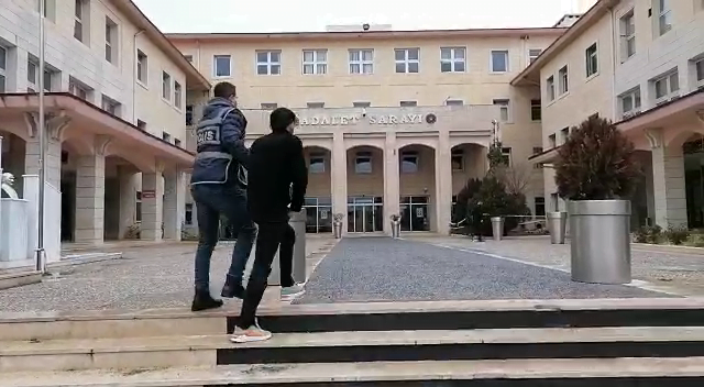 Siirt’te 2 İşyerini Soyan Şahıs Tutuklandı