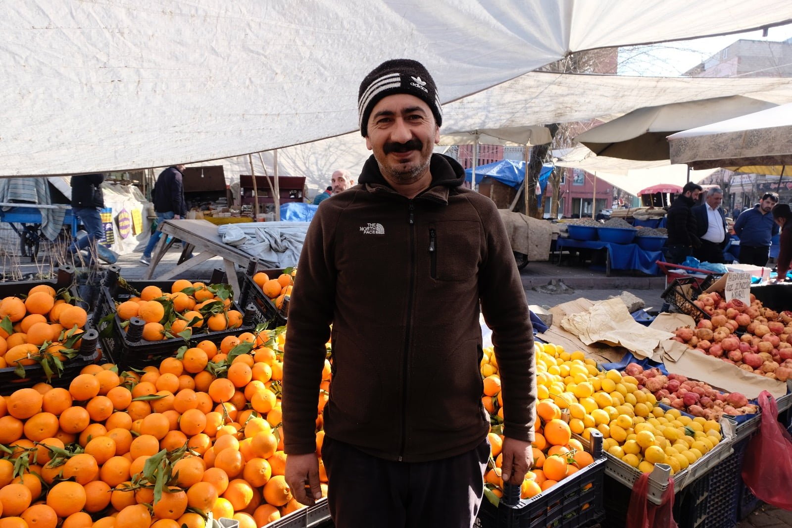 Siirtli Esnaf: "Mezeleri Azalttık, Böyle Giderse Kaldıracağız" 1 Siirtli Esnaf: "Mezeleri Azalttık, Böyle Giderse Kaldıracağız"