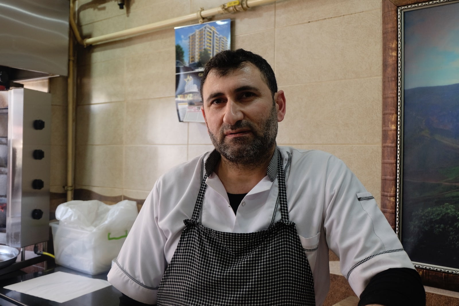 Siirtli Esnaf: "Mezeleri Azalttık, Böyle Giderse Kaldıracağız" 3 Siirtli Esnaf: "Mezeleri Azalttık, Böyle Giderse Kaldıracağız"