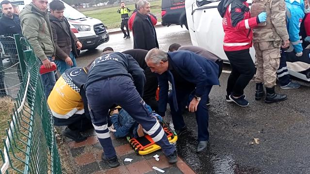 Siirt'te Sivil ile Askeri Araç Çarpıştı: 5 Yaralı