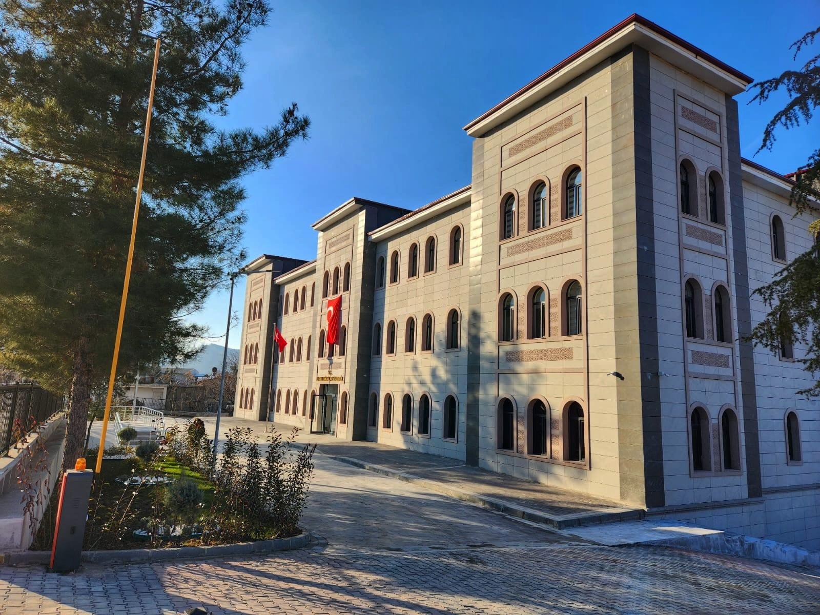Bakan Soylu Eruh Hükümet Konağının Hizmete Hazır Olduğunu Duyurdu 2 Bakan Soylu Eruh Hükümet Konağının Hizmete Hazır Olduğunu Duyurdu