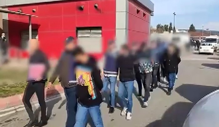 Vatandaşları Vaatlerle 2 Milyon TL Dolandırdılar