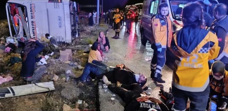 Mardin’e Gelen Otobüs Devrildi: 9 Kişi Öldü, 30 Kişi Yaralandı