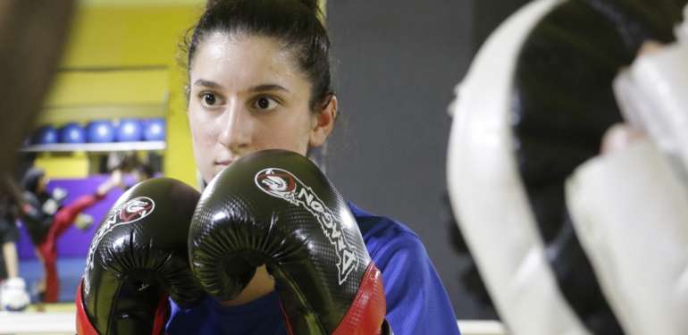 Diyarbakır’da Kadın Kick Boksçular Dünya Kupası’na Hazırlanıyor
