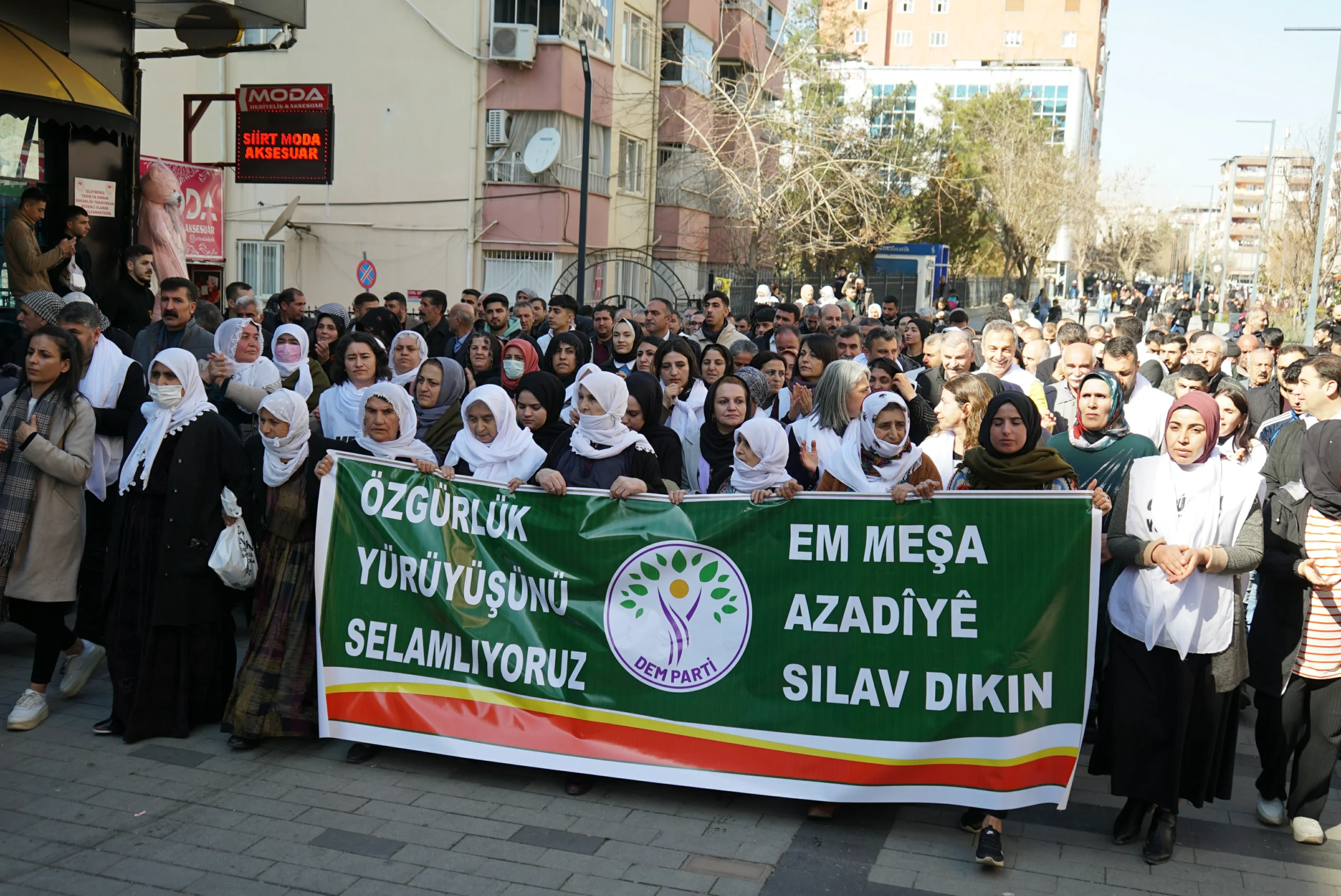 Kars’tan Siirt’e “Özgürlük Yürüyüşü”