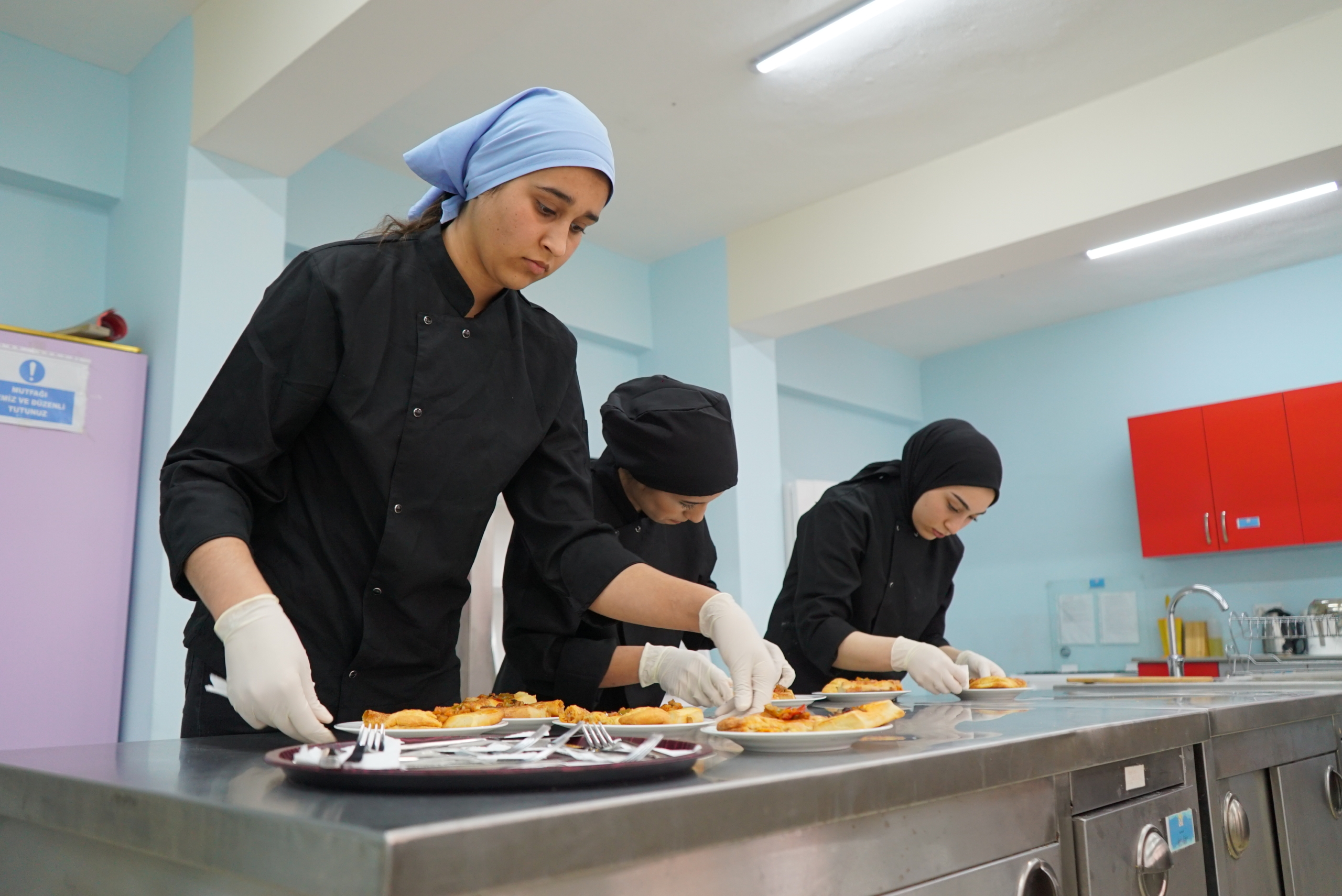 Siirtli Öğrenciler Gastronomi Yarışmasında Türkiye Birincisi Oldu