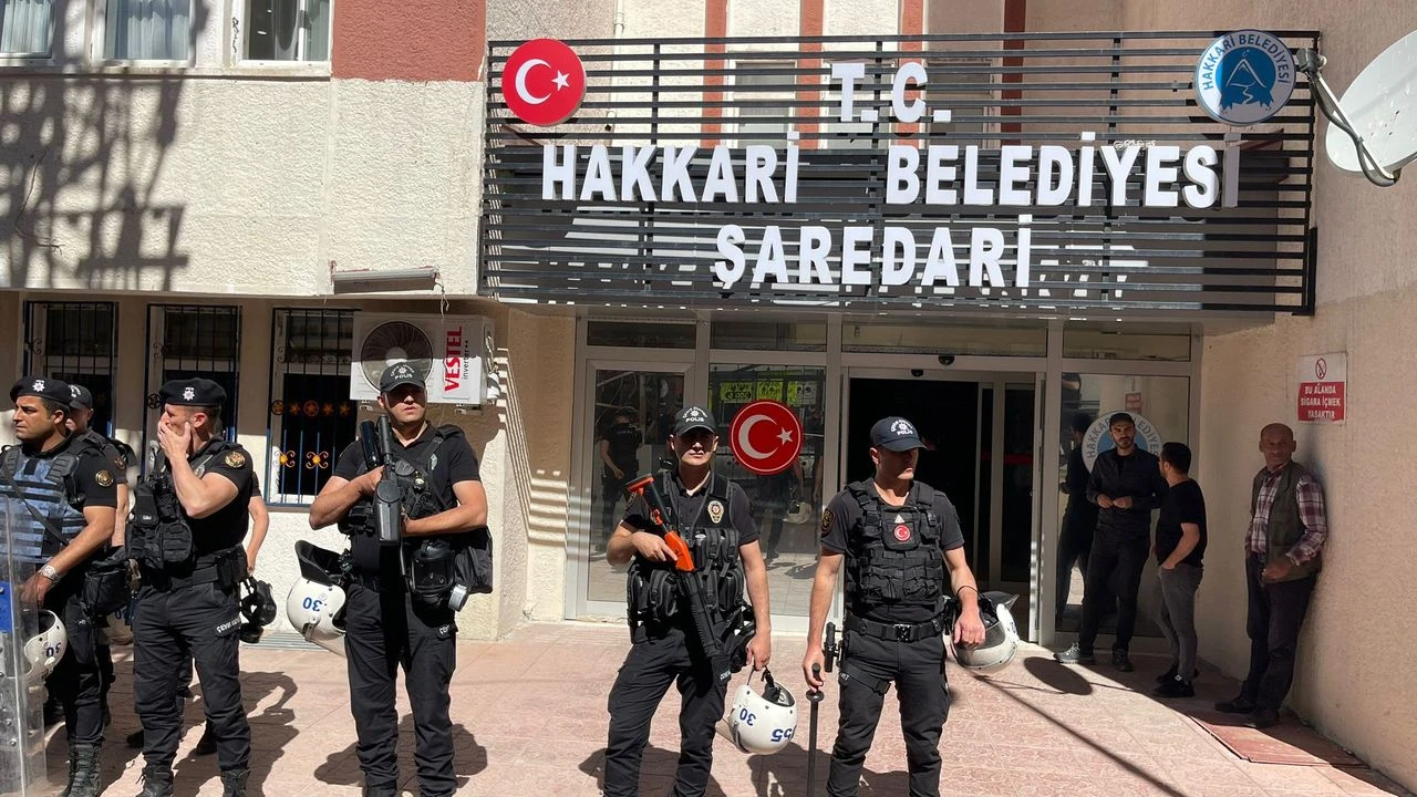 Kayyuma Tepkiler Sürüyor