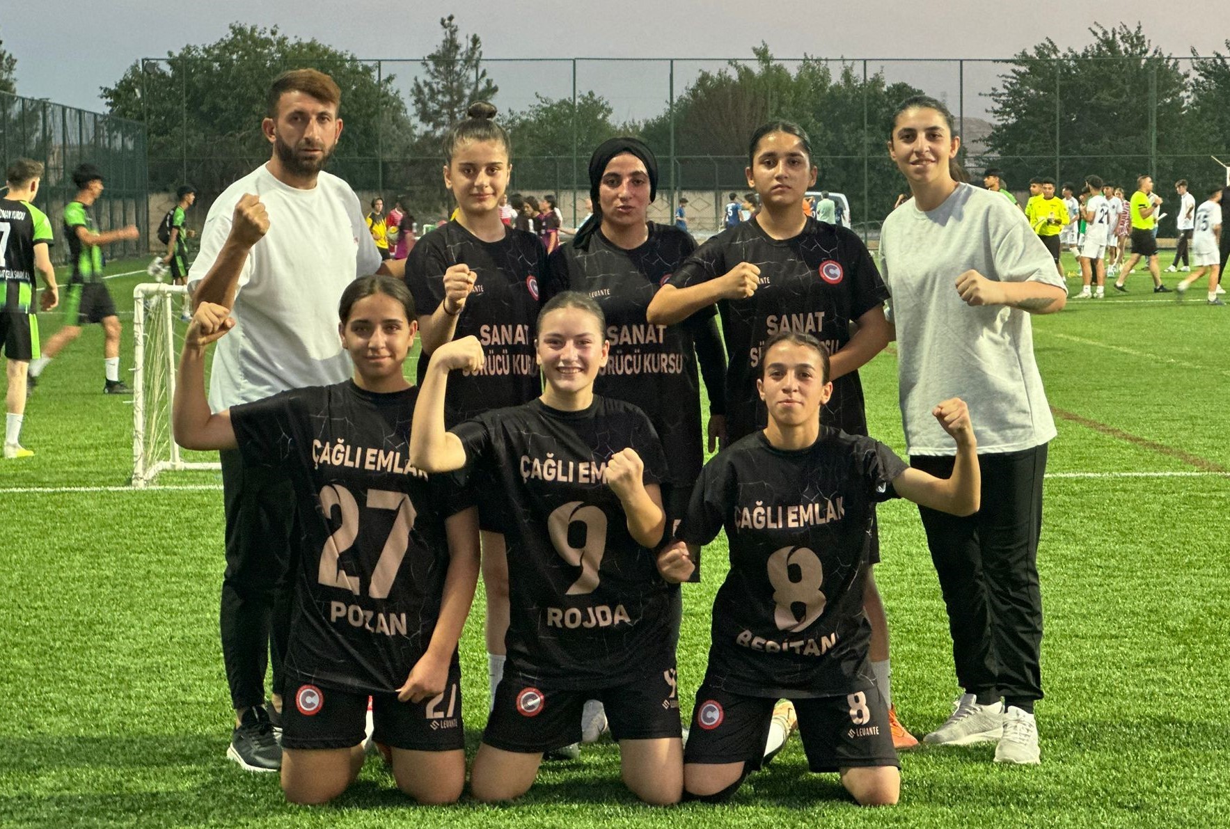 Şırnaklı Kızlar, Sokak Futbolu 5x5 Oyunlarında Bölge Şampiyonu Oldu