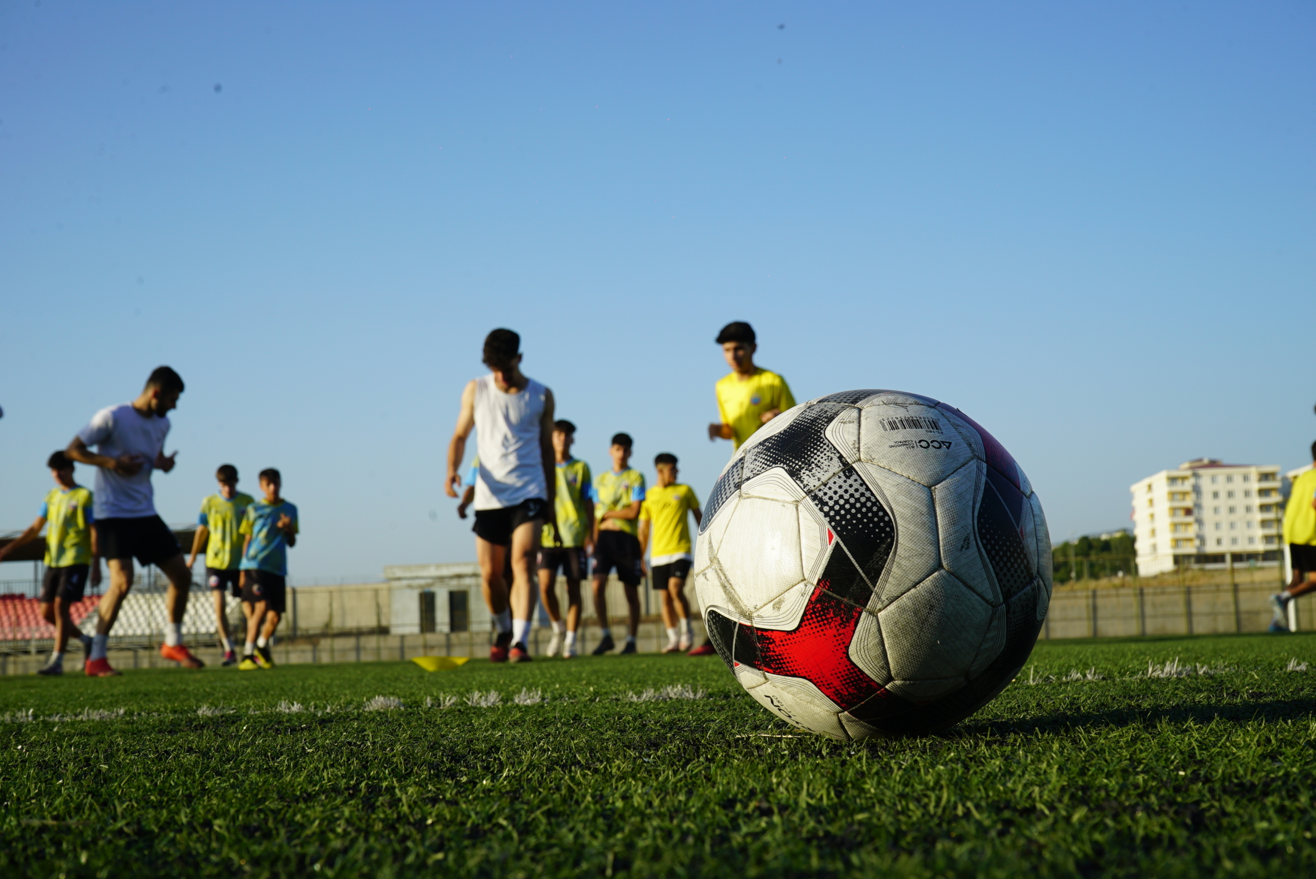 Siirt'ten Büyük Kulüplere Futbolcu Yetişiyor