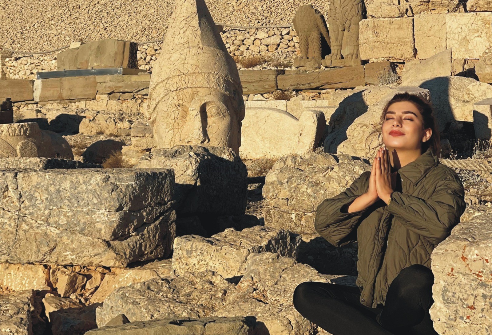 Güneşin Doğuşunu Meditasyon Yaparak İzlediler 2 Güneşin Doğuşunu Meditasyon Yaparak İzlediler
