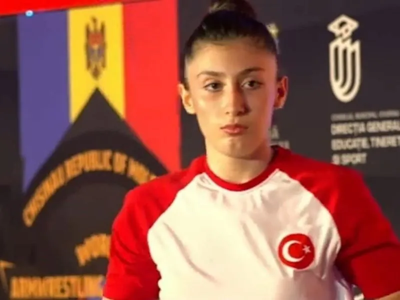 Zührenaz, Dünya Şampiyonu Oldu 1 Zührenaz, Dünya Şampiyonu Oldu