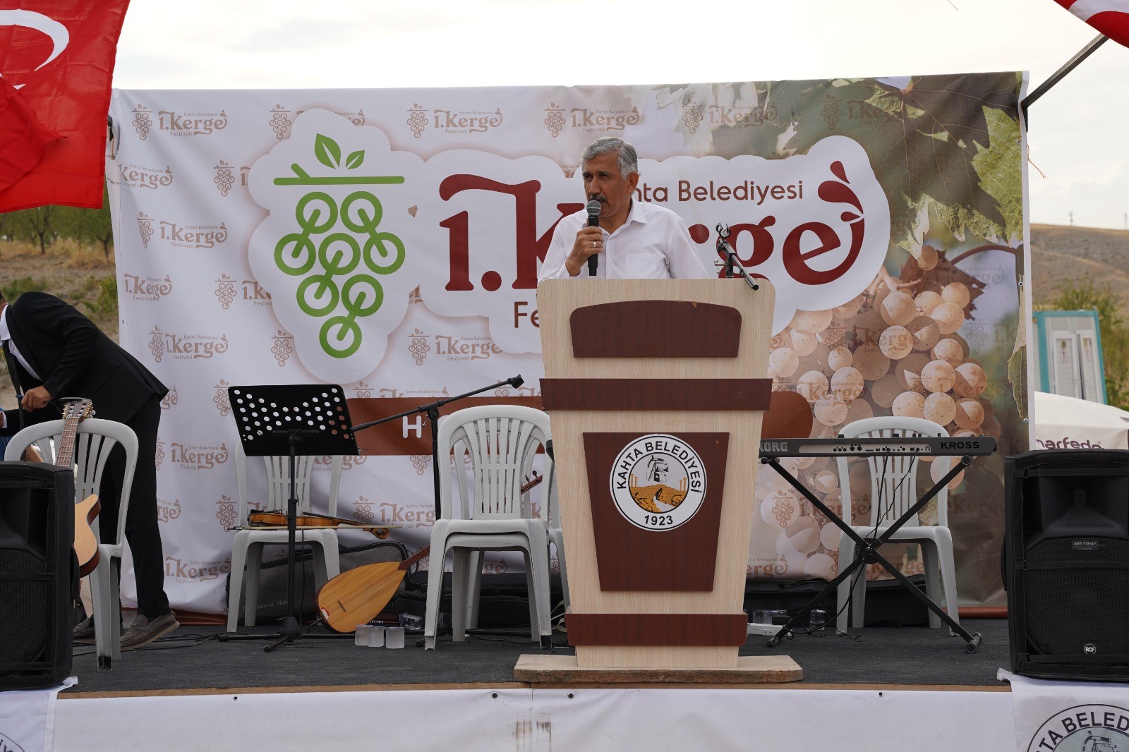 Kahta 1. Bağbozumu Festivali'nde Renkli Görüntüler 2 Kahta 1. Bağbozumu Festivali'nde Renkli Görüntüler