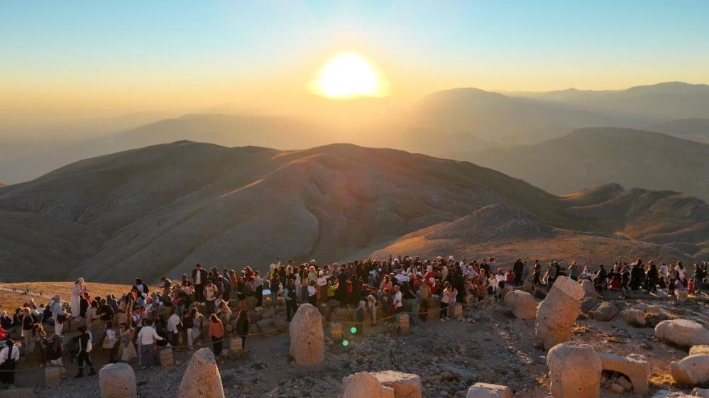 Nemrut'ta Hareketlilik Haftası Etkinliğine Yoğun İlgi