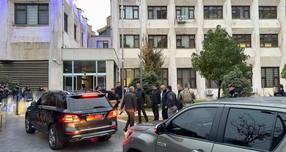 Batman, Mardin ve Halfeti Belediyelerine Kayyum Atandı