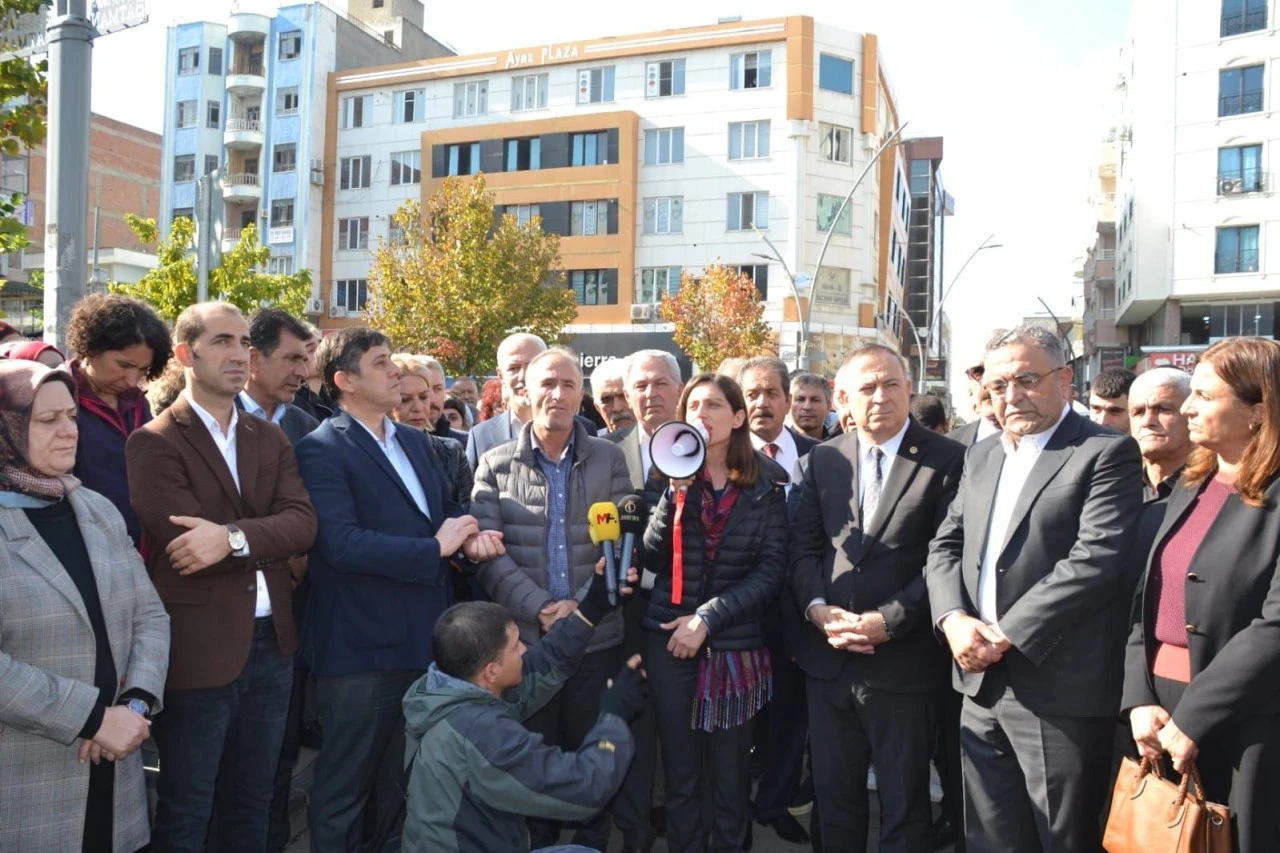 CHP’li Heyet, Batman’a Geldi; “Kayyumlar Meşrulaştırılıyor”