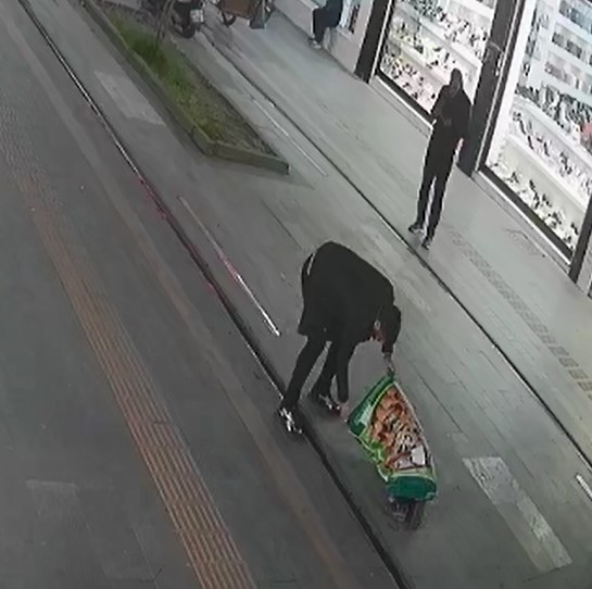 Çöpten Aldığı Çuvalla Oynarken Boğulma Tehlikesi Geçirdi
