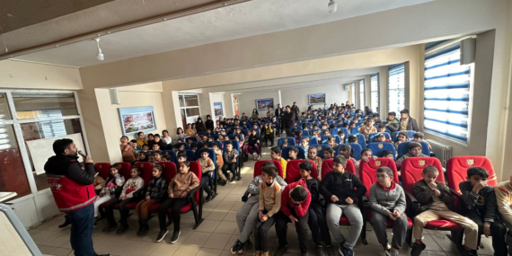 Cizre’de Öğrencilere Yönelik Akran Zorbalığı Semineri Düzenlendi