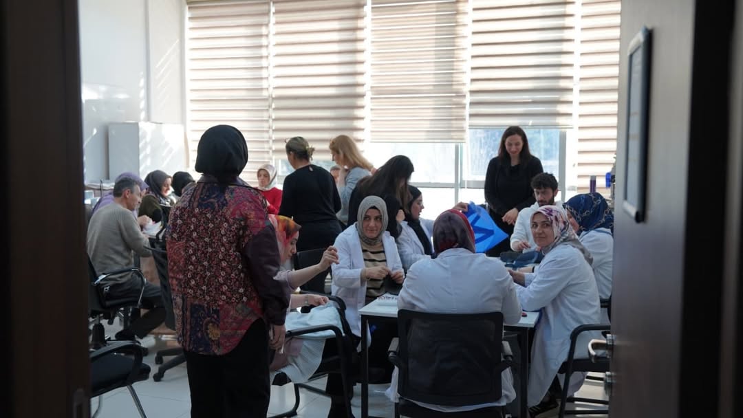Atık Kumaşlardan Erzak Çantaları Yapıldı 3 Atık Kumaşlardan Erzak Çantaları Yapıldı
