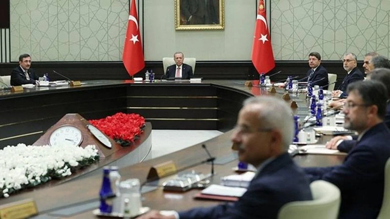 Kabinede 5 Bakan Değişecek İddiası