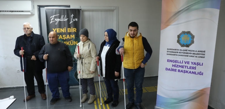 Görme Engellilere ‘Bağımsız Hareket Uygulaması’ Eğitimi Veriliyor