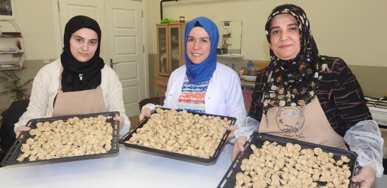 Kurduğu Mantı İşletmesinde İşitme Engelli Kadınları İstihdam Ediyor