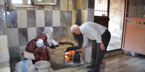 Sofralara Ulaşan Tahin Su Değirmeninde İşleniyor