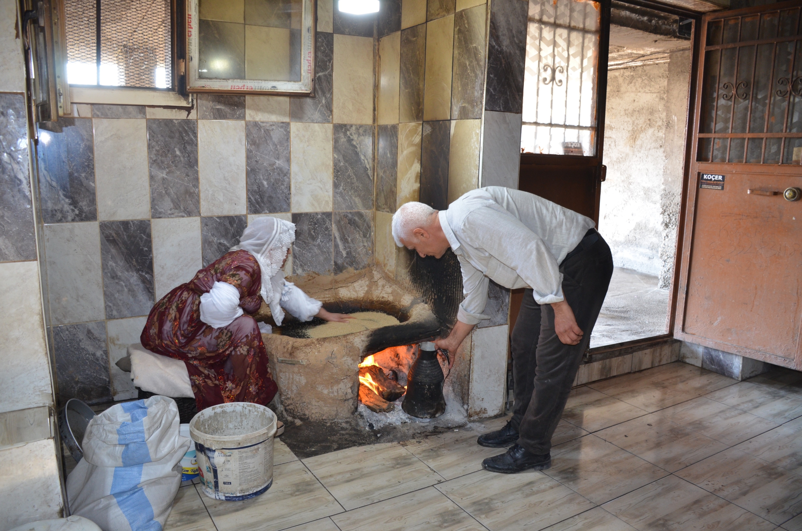 Sofralara Ulaşan Tahin Su Değirmeninde İşleniyor