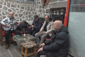 DİYARBAKIR TARİHİNİ TÜRKÜLERLE CANLANDIRIYORLAR