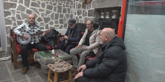Diyarbakır Tarihini Türkülerle Canlandırıyorlar