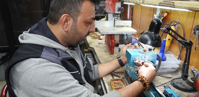 Hobi Olarak Başladığı Tespih Üretimi Mesleği Haline Geldi
