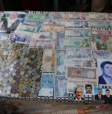 TARİHİ OLAYLARI TEK TEK NOT ALIYOR, GELECEK NESİLLERE REHBERLİK YAPIYOR