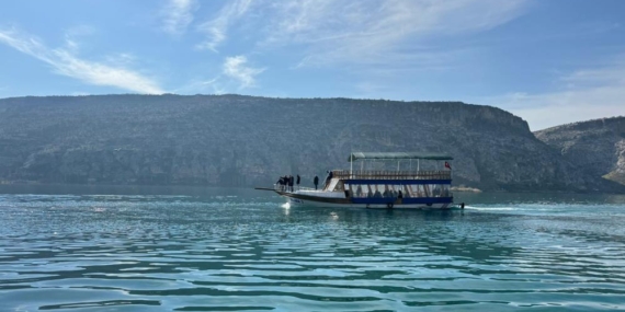 Halfeti’deki Yaz Havası Turist Yoğunluğu Oluşturdu