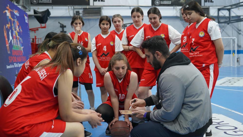 Şırnaklı İşitme Engelli A Milli Takım Oyuncusu, Gençleri Basketbola Teşvik Ediyor