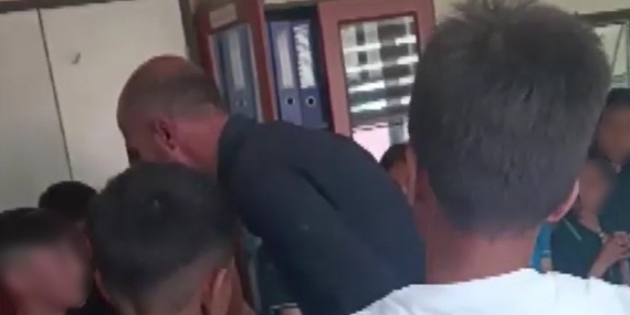 Okul Müdürü Öğrencilere Şiddet Uyguladığı Gerekçesiyle Açığa Alındı