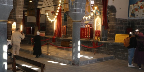 Diyarbakır’da Bulunan Kiliselere Yerli Yabancı Turist Akını
