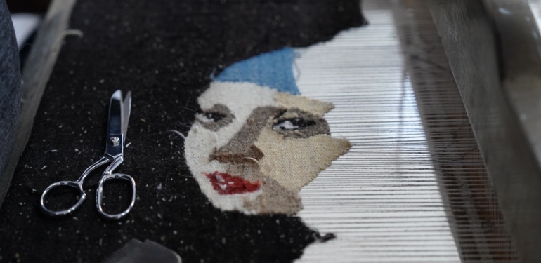 ‘İnci Küpeli Kız’ Tablosu Atık İplerle Battaniyeye İşlendi