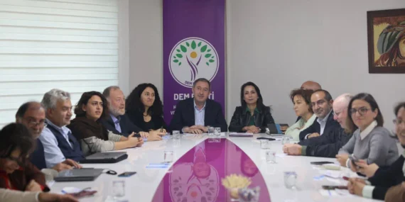 DEM Parti: “Siyasi ve Askeri Saldırılar Barış Umudunu Baltalıyor”