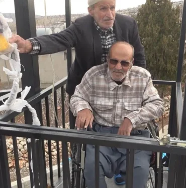 diyarbakirda-engelli-vatandas-icin-mahalleye-asansor-yapildi1