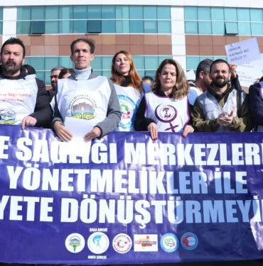 diyarbakirda-hekimler-eylemde-5-maddelik-taleplerini-acikladilar2-1