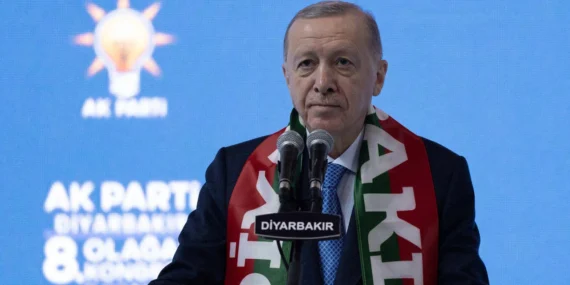 Erdoğan: “Türk ile Kürt’ün Arasına Ayrımcılık Sokan Hem Kürt’ün Hem Türk’ün En Çok da Müslüman’ın Düşmanıdır”