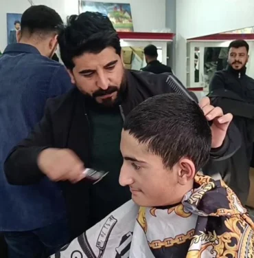 gonullu-berberden-cocuklara-ucretsiz-tiras1