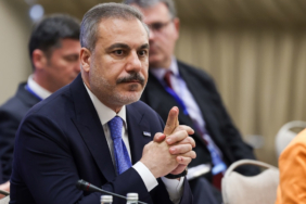 hakan-fidandan-brics-aciklamasi-uye-ulkelerle-muzakereleri-yapiyoruz-onlar-da-bir-evrim-surecinde-7q4e