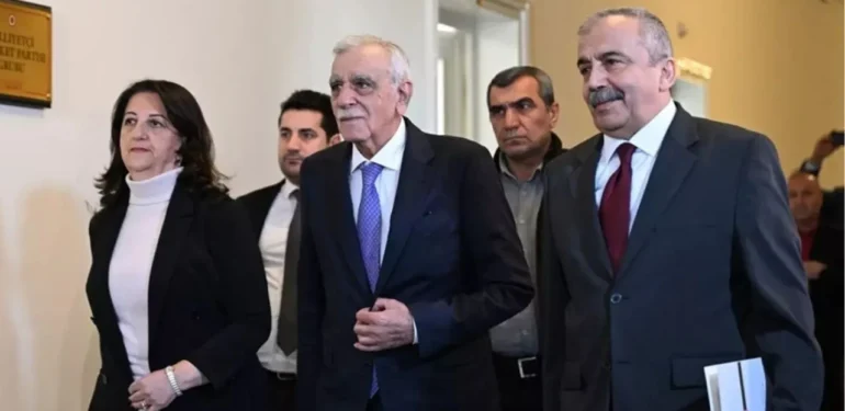 “Öcalan 2-3 Görüşme Sonra PKK’ya Silah Bırakma Çağrısı Yapacak”