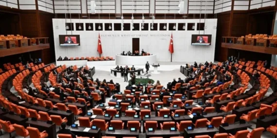 En Düşük Emekli Aylığını Belirleyen Teklif TBMM’de Kabul Edildi
