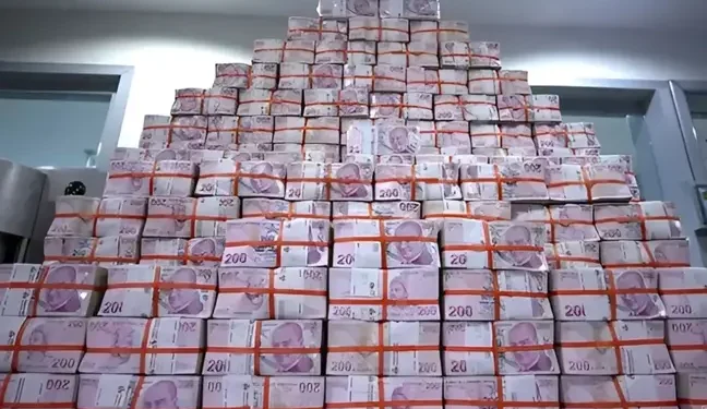 Turizm Gelirinde Yüzde 8,3 Artışla Cumhuriyet Rekoru Kırıldı