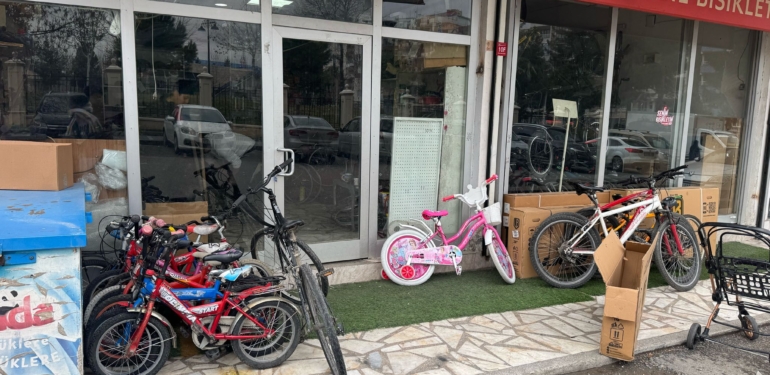 Siirt’te Bisikletler Teknolojiye Yenik Düştü