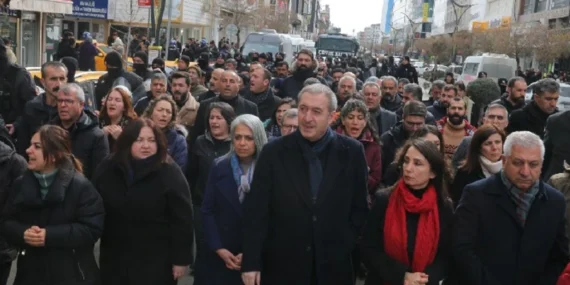 Bakırhan Van’da Konuştu: Büyük Yanılırsınız