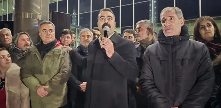 Diyarbakır Belediye Eş Başkanı Hatun, Van’da Gözaltına Alındı