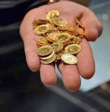 dolarin-ardindan-bir-rekor-da-gram-altindan-geldi-18331278_6330_amp